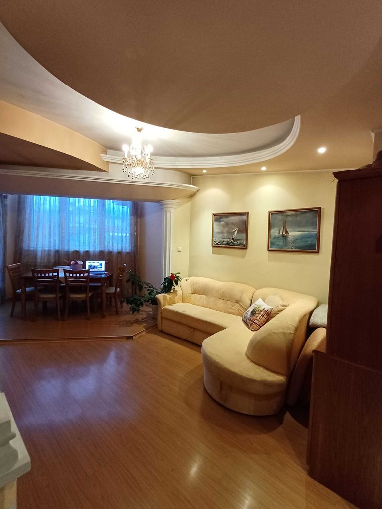 Дава се под наем Двустаен апартамент в Перник, Рено - 60 кв.м за 433.5 € - Снимка #2