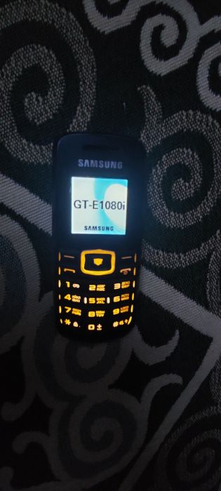 Простой телефон Самсунг 1080