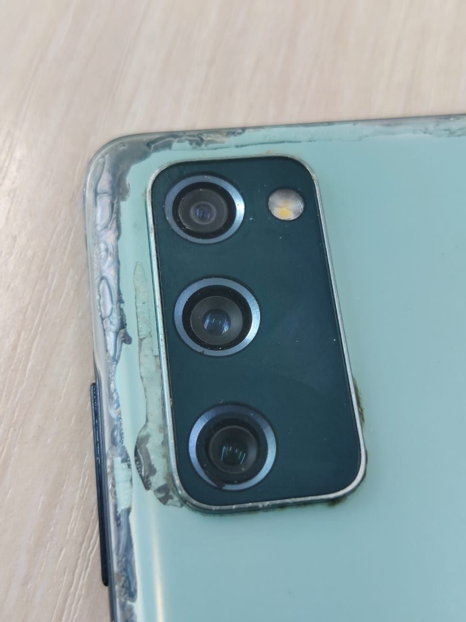 Samsung s20fe 128/6