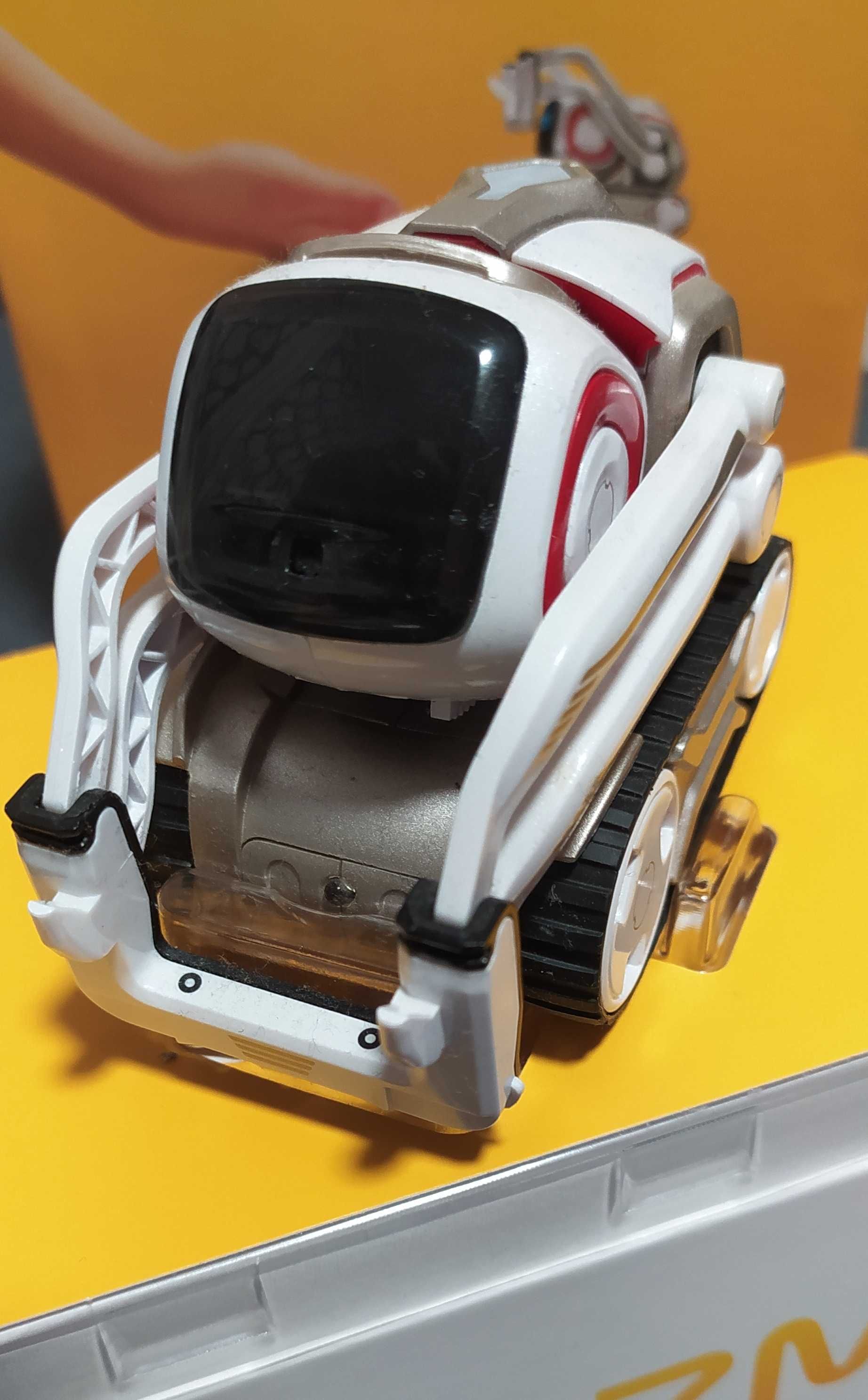 Робот Anki Cozmo