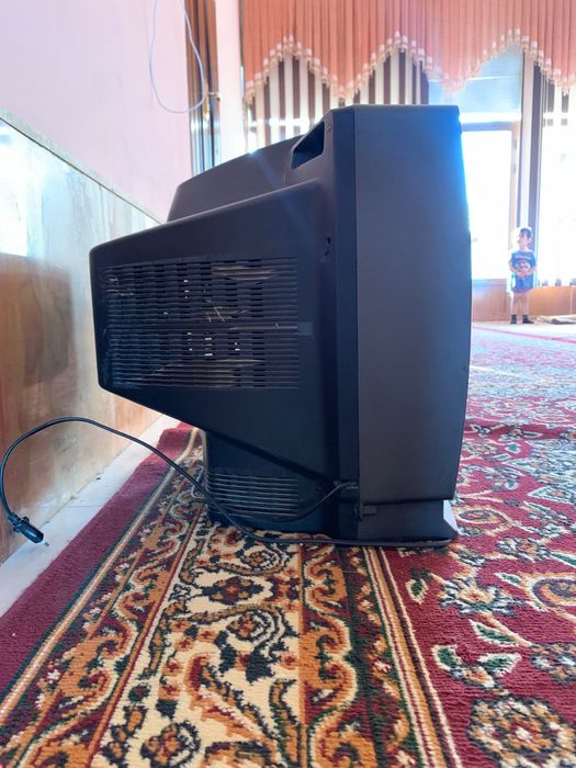 Продам телевизор LG