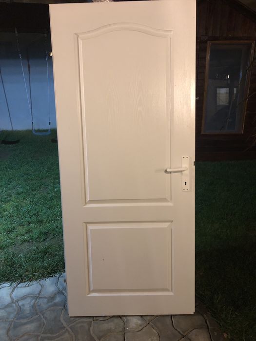 Vand usa alba utilizata