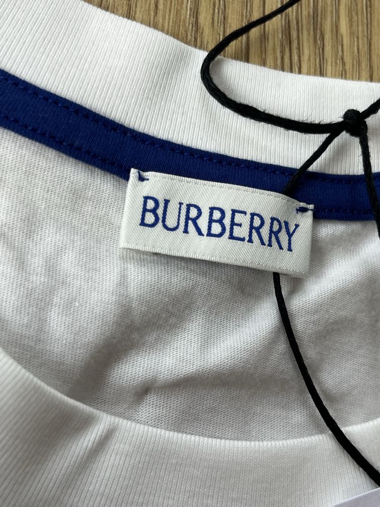 Burberry EKD-embroidered cotton T-shirt. ОРИГИНАЛНА
