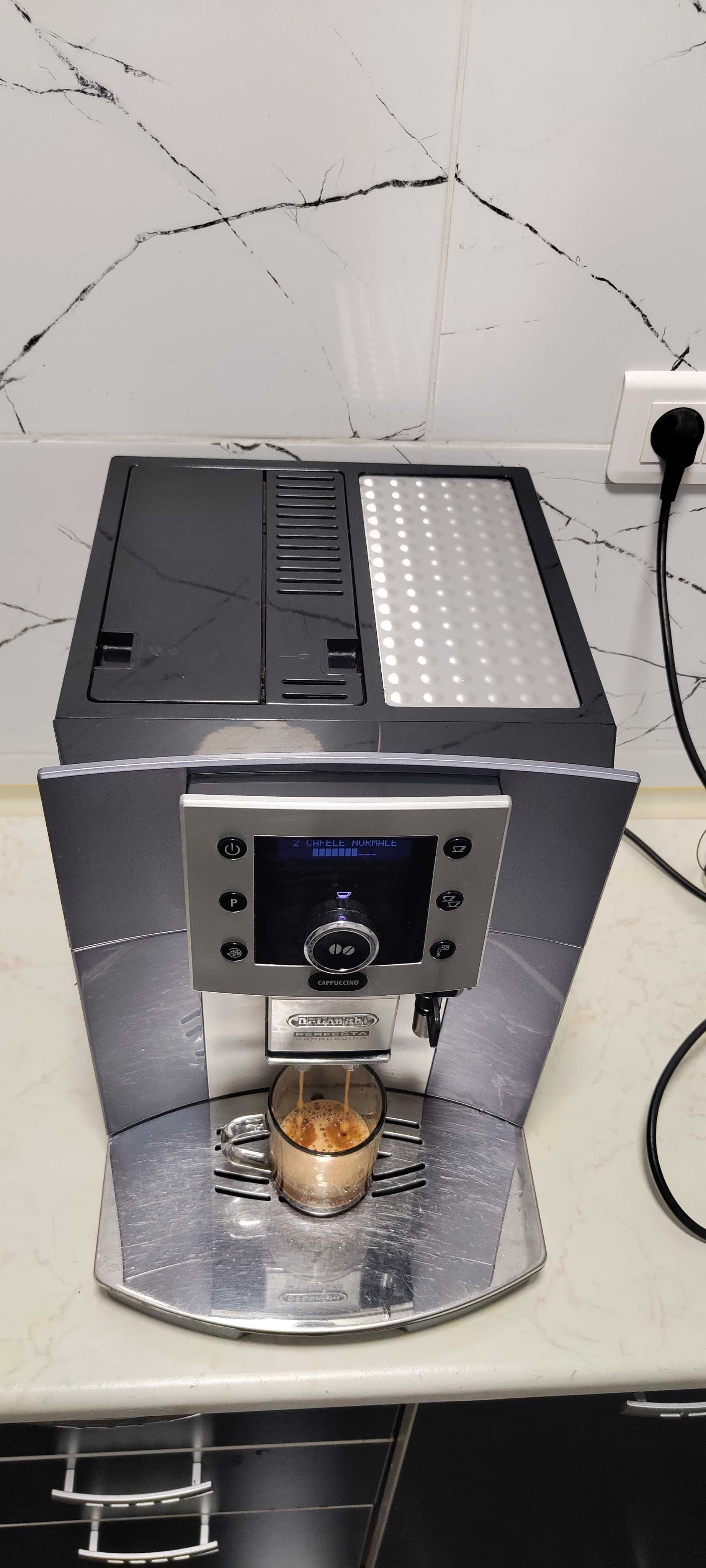 Espressor Automat DeLonghi ESAM 5500.M Aparat cu Cafea Boabe