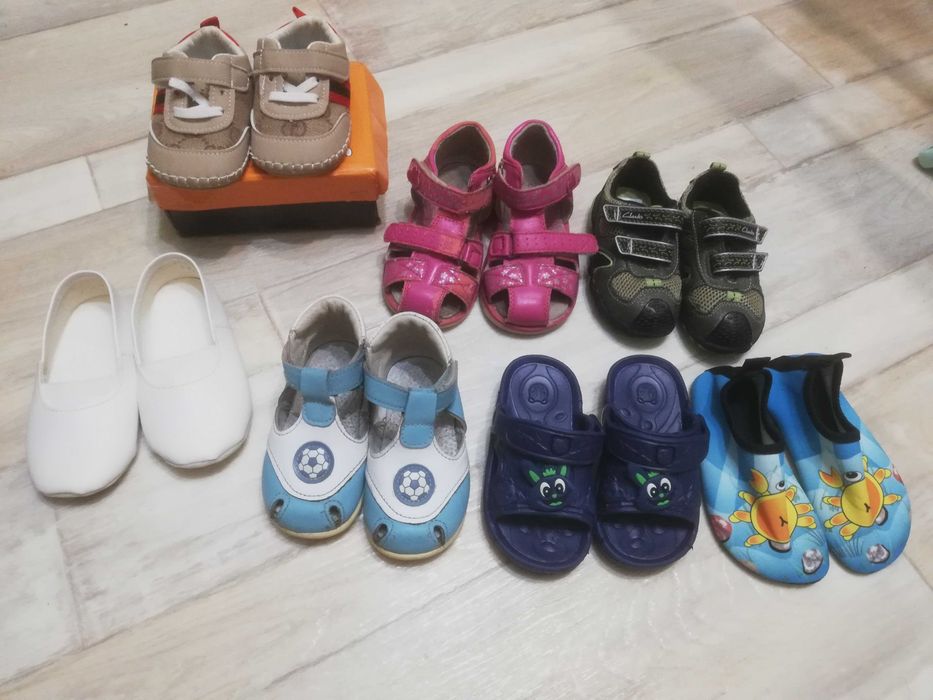 Продам детскую обувь