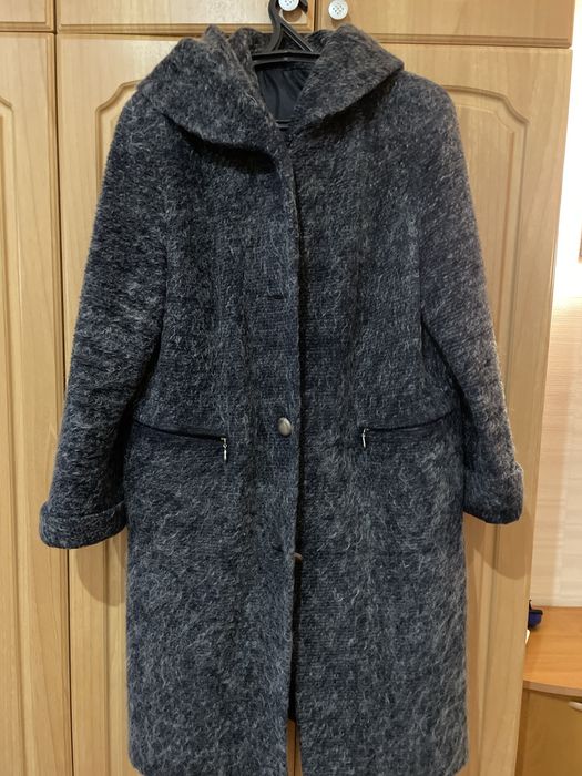 Продам пальто демисезонное