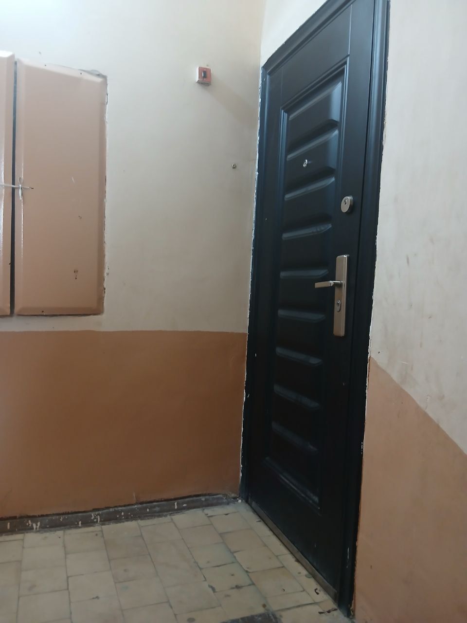 Yangi xayot binakor 2/2/4 renomnt qilingan 51000 narxi