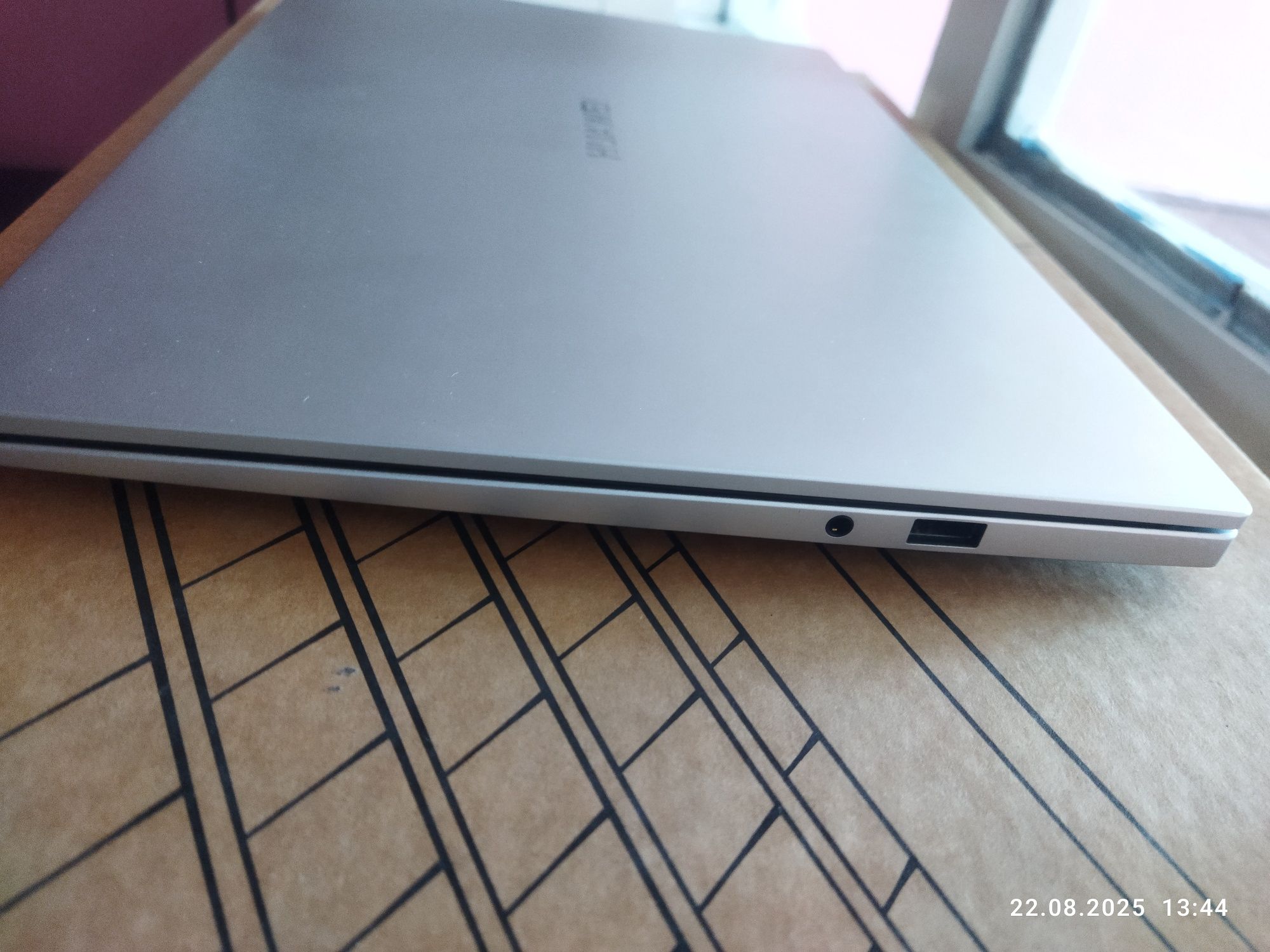 Notebook  i5   8/512