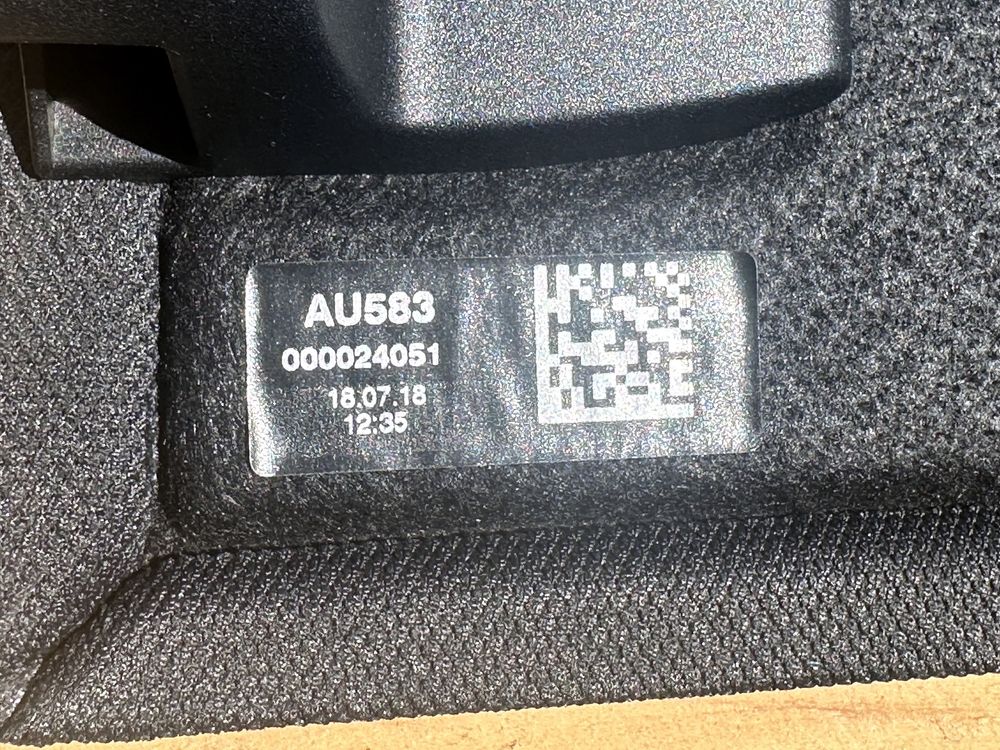 Кори багажник AUDI A7 C8 Черни комплект 4K8867771