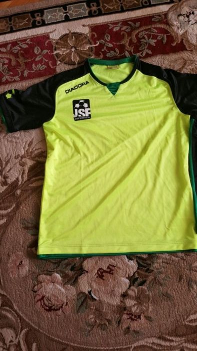 Echipament sportiv DIADORA ! Folosit