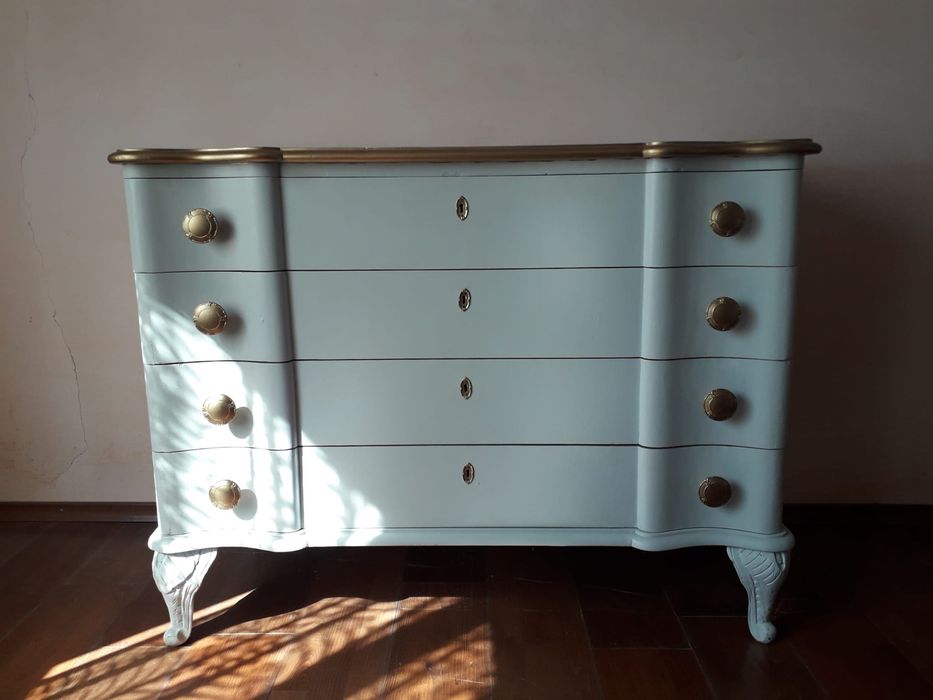 Set de dormitor, comoda + Pat + noptiere