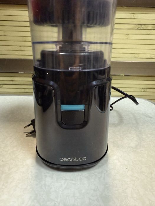 Цитрус преса Cecotec Essential 140w