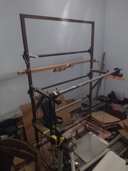 Qogoz rulon kesadigan uskuna