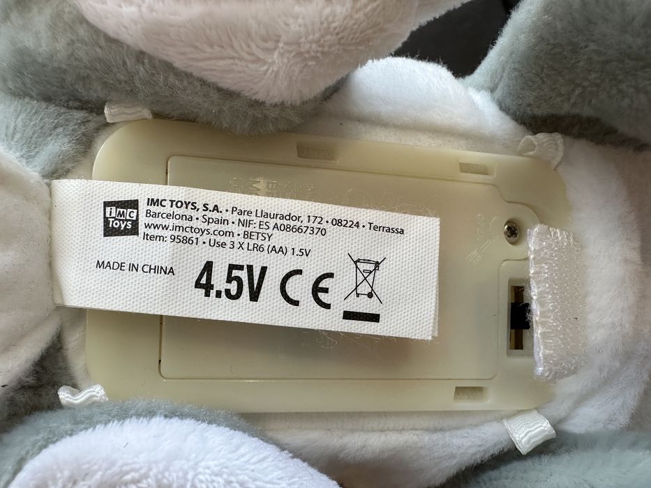 Интерактивно зайче BETSY