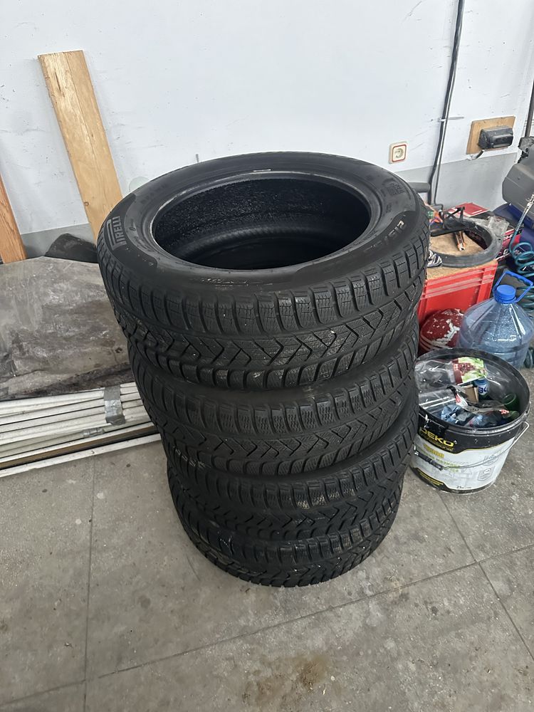 Висок клас Зимни гуми Pirelli Sottozero 3 215/55 r17