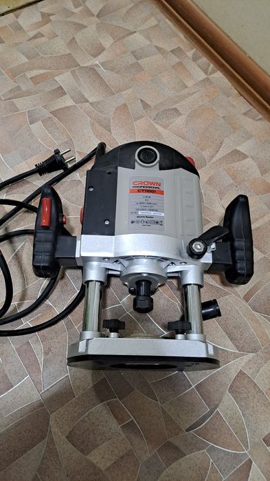 Фрезер вертикальный.