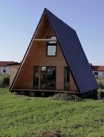 Vând și construiesc case și cabane din lemn
