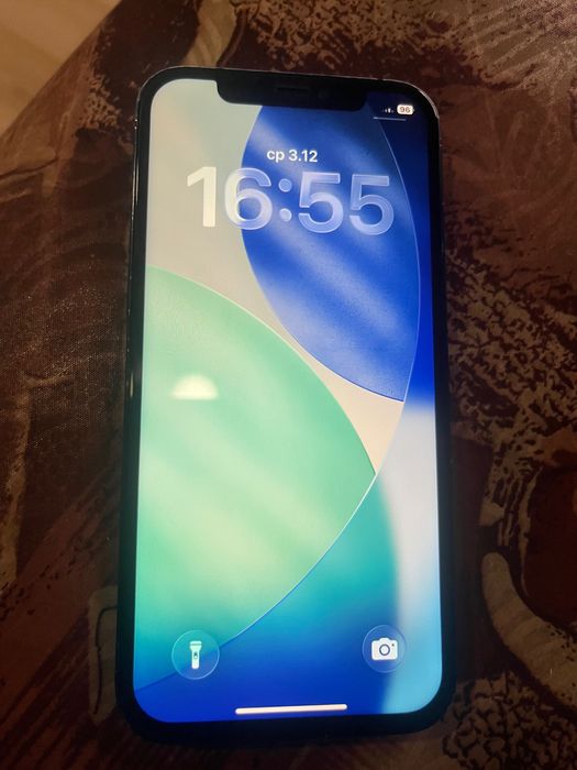 Айфон 12 -64 гб чист айклауд нова батерия и дисплей