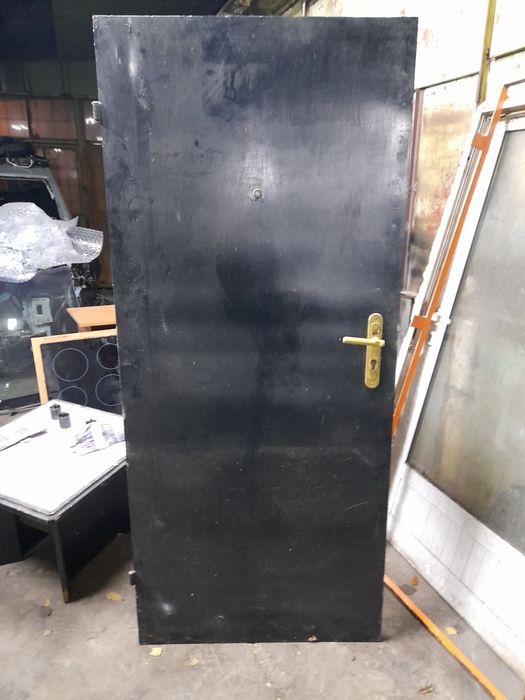 Метална и Алуминиева врати
