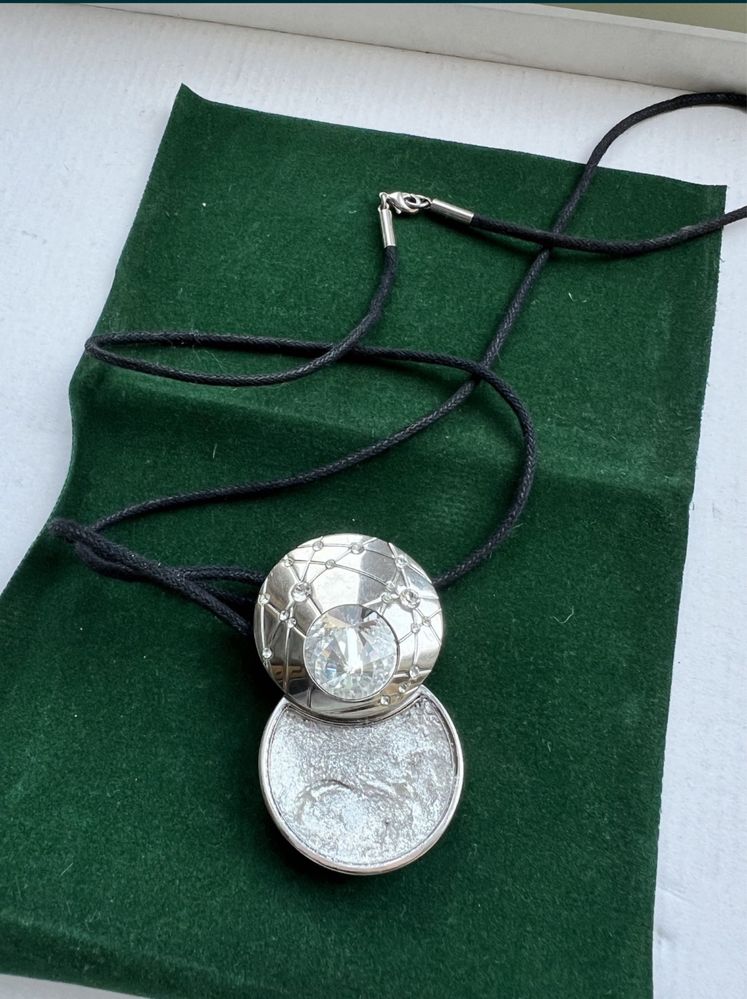 Colier pandantiv cu cristale Swarovski original,suport machiaj arginti