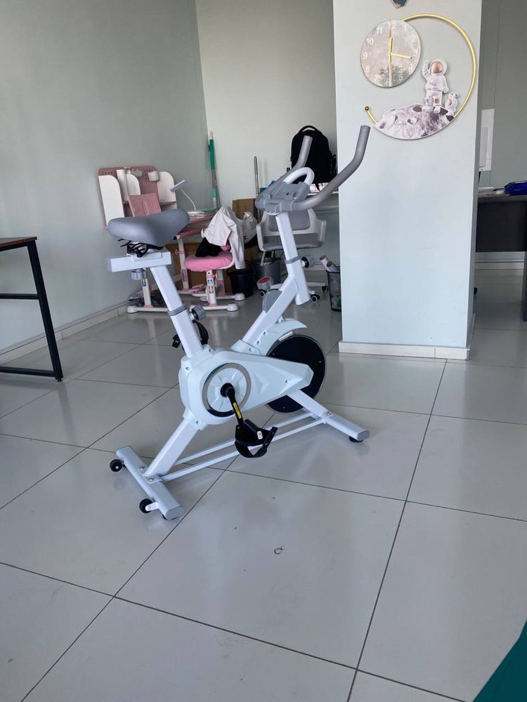 Uy sharoitida trenajyor velosiped – jim va qulay
