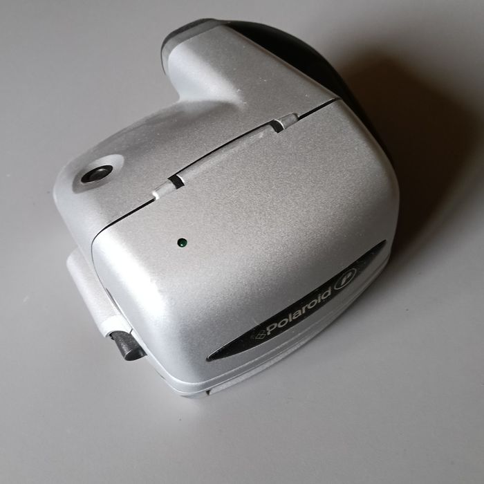 Polaroid P - aparat foto pe film instant Polaroid 600