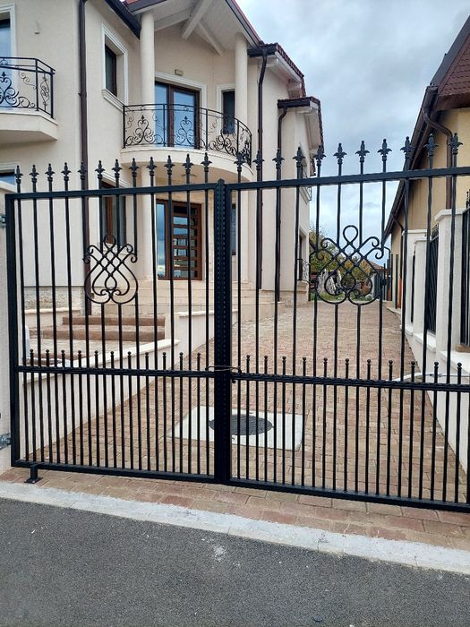 Porți, garduri, balustrade metalice