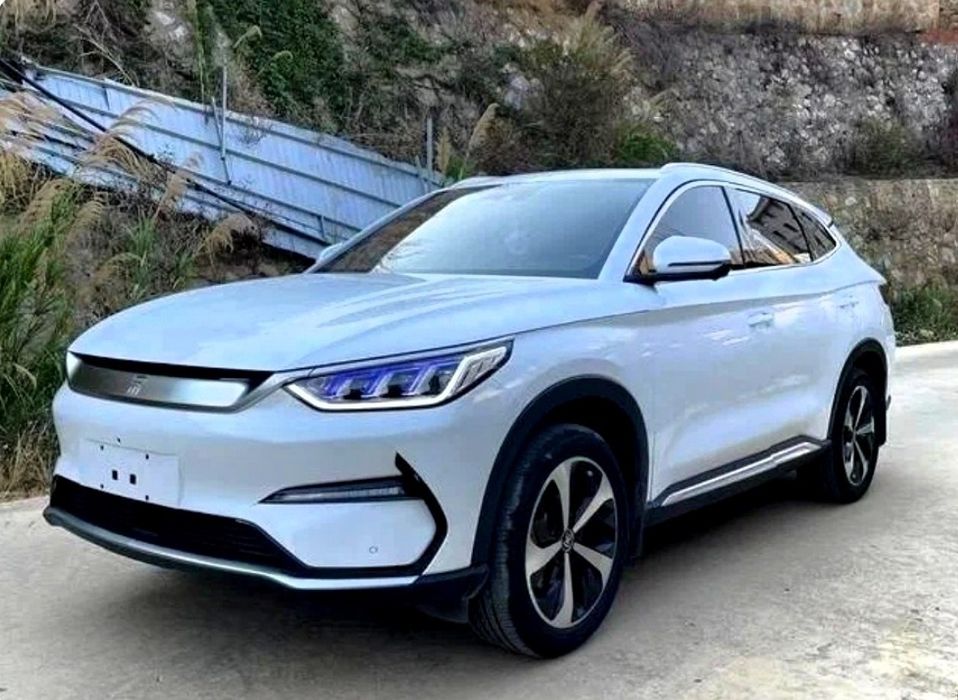 Такси в горы, Самарканд. Автомобиль BYD  SONG PLUS электрокар
