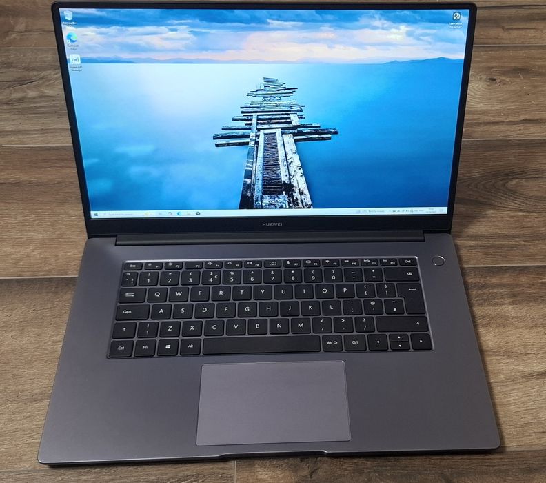 Huawei MateBook D15 | Ryzen 5 | 8GB RAM | 256 SSD|