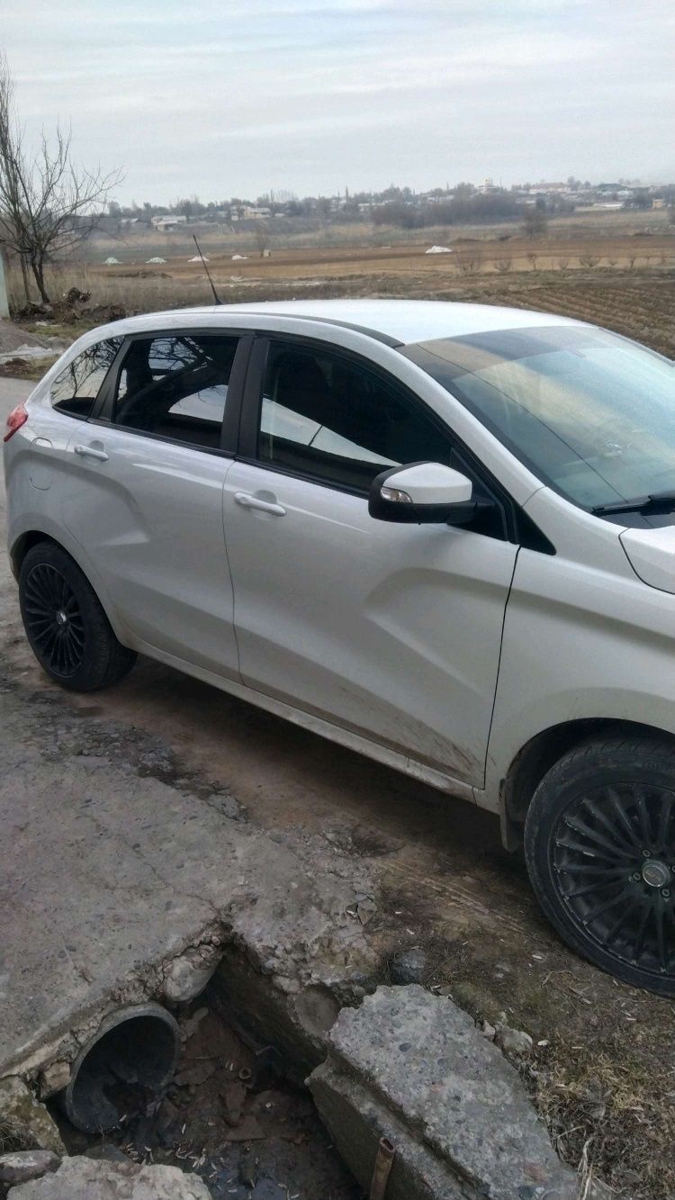 Srochna. Sotiladi yoki obmen. Lada xray 2020