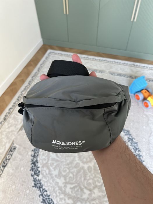 Продам мужскую сумку оригинал