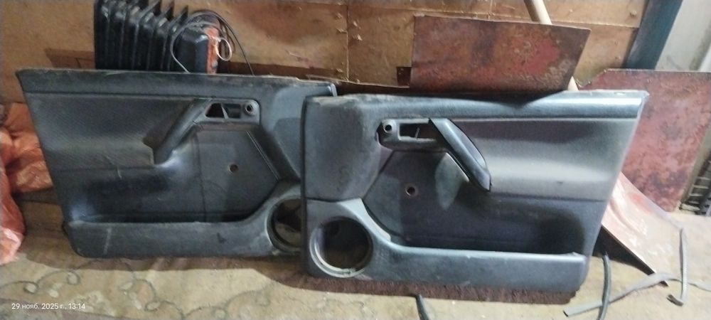 Продам дверные карты гольф 3