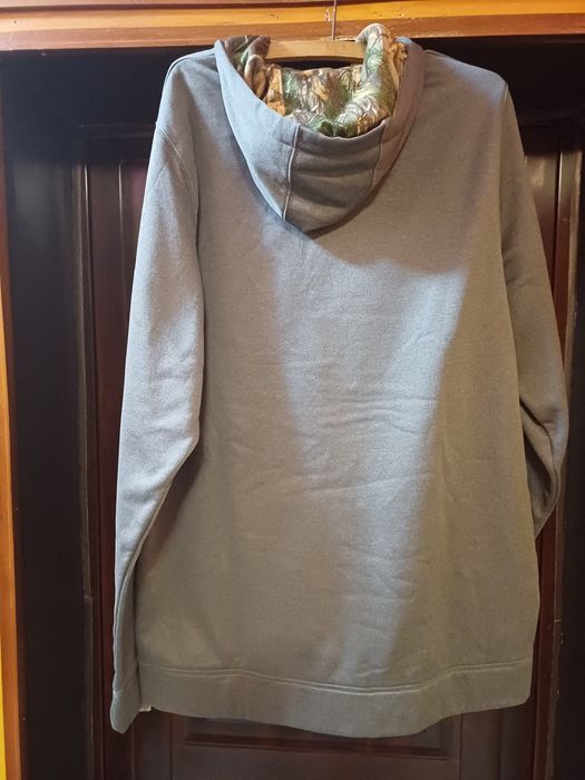 Продавам суитчер UNDER ARMOUR