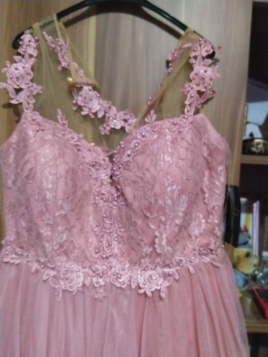 Rochie dantela roz cu perlute noua cu eticheta