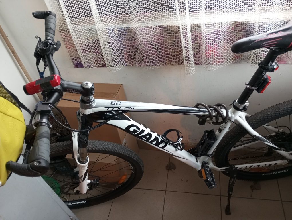 Vind sau schimb bicicleta marca GIANT