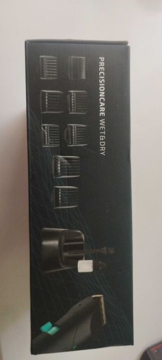 Mașina de tuns electric nouă sigilată cu foarte multe accesorii