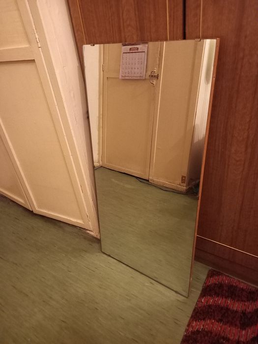 Зеркала настенные.