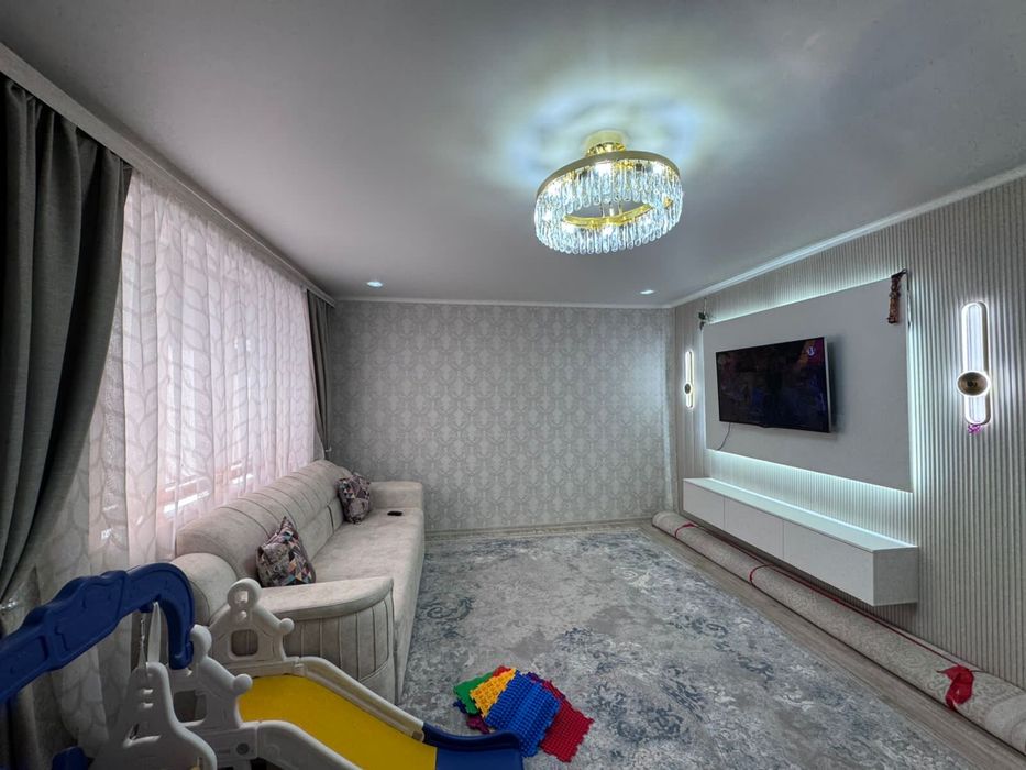 Продаётся светлый уютный домик в Заречном 1 .Покупателю есть торгггггг