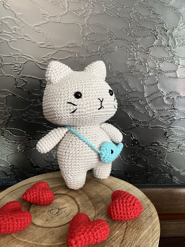 Коте плетена играчка