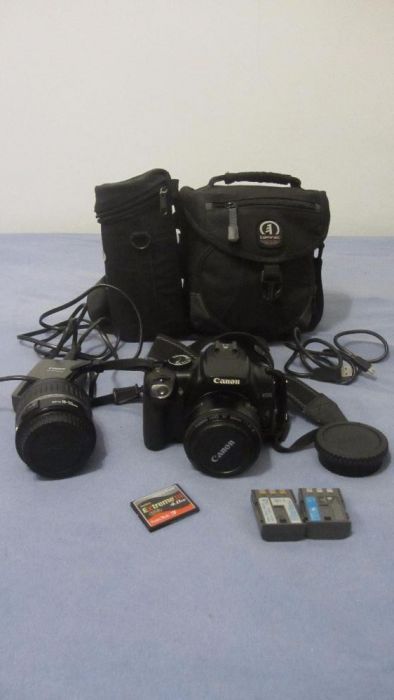 Canon D400 cu 2 obiective, accesorii si geanta