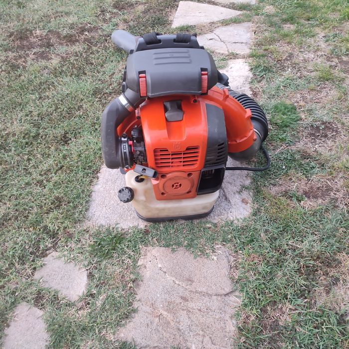 Husqwarna 570 BTS моторна духалка за гръб