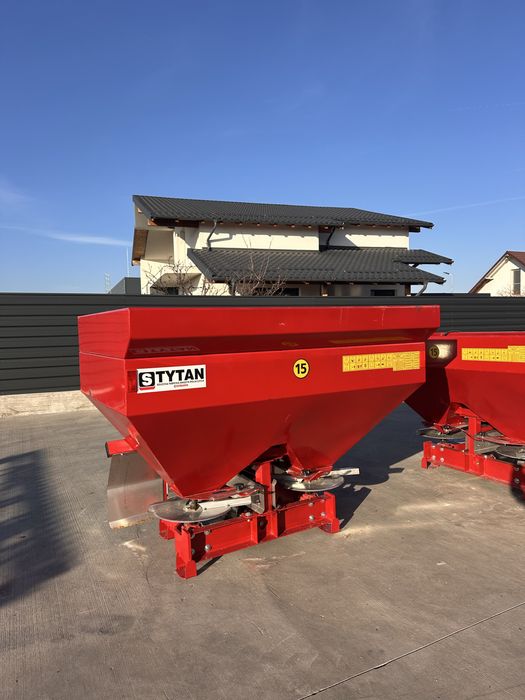 Distribuitor ingrasaminte 1200 l , distribuitor ingrasaminte