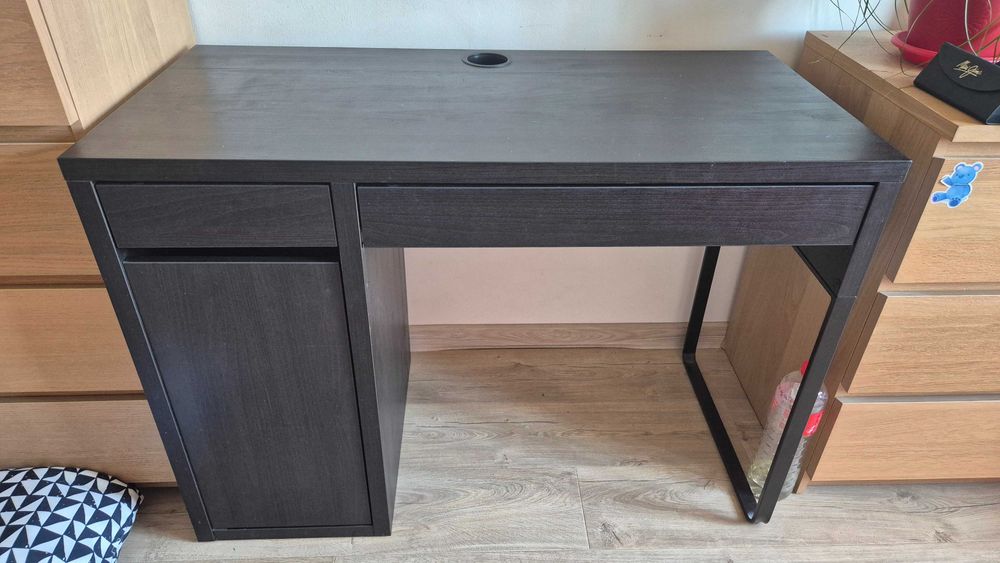 Бюро IKEA черно за дома или ученика