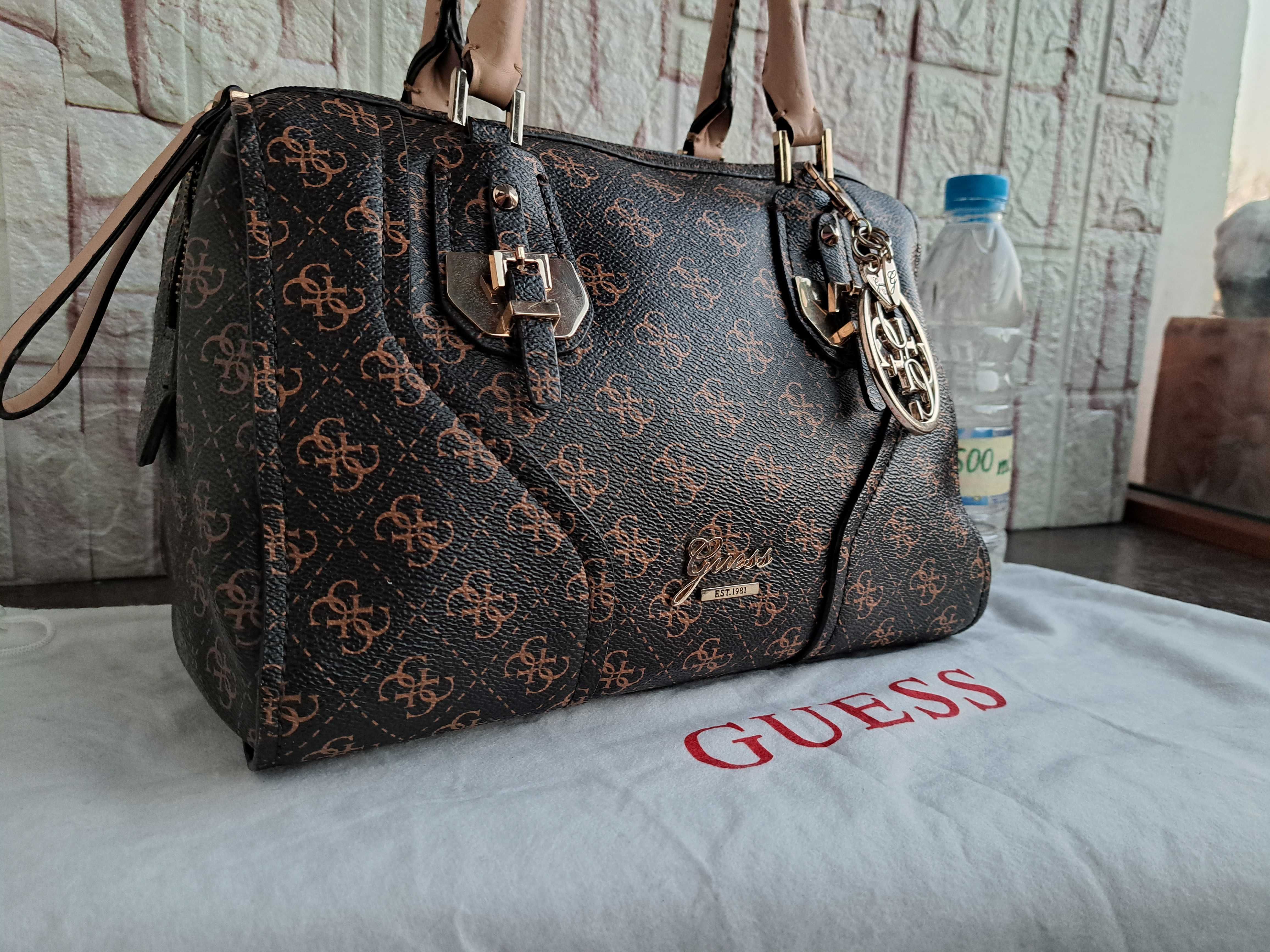 дамска чанта Guess-кафява чанта