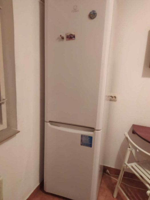 Combina Frigorifica/Frigider Indesit - vanzare