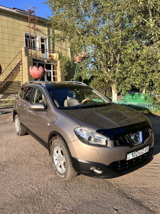 Продам срочно Nissan Qashqai +2.