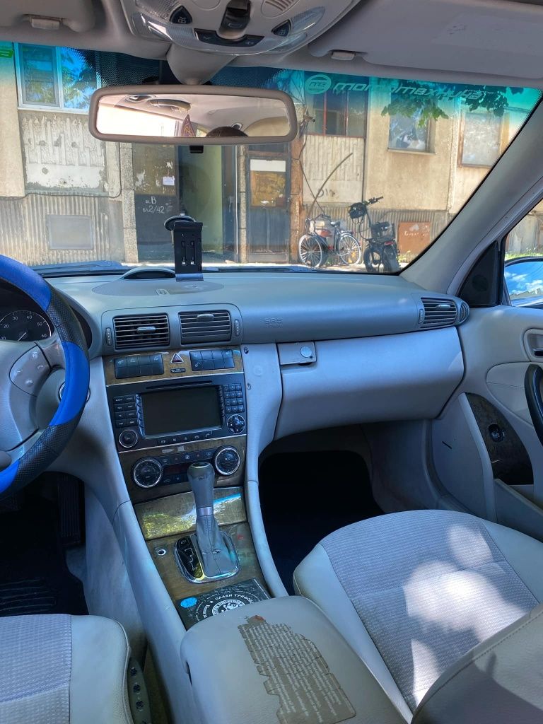 Продавам Мерцедес с230