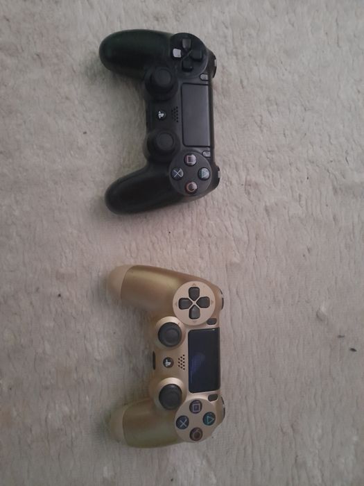 !UREGENT! Controllere Ps4 în stare bună