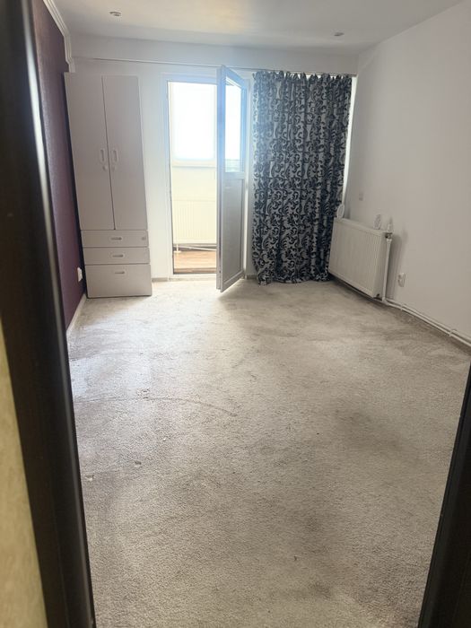 P.F Inchiriez apartament 3 camere Nicolina- Rondul Vechi
