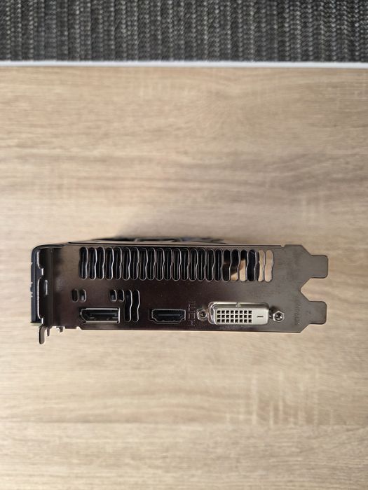 Placă  grafică  Radeon RX 570 4GB